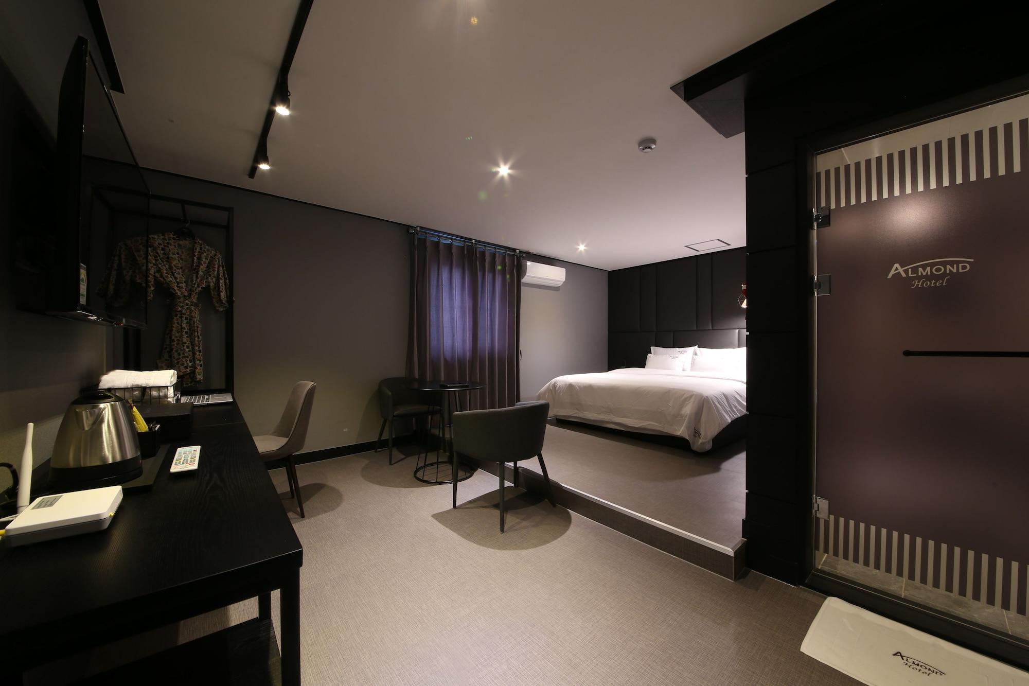 Almond Hotel Gupo Station Busan Exterior photo