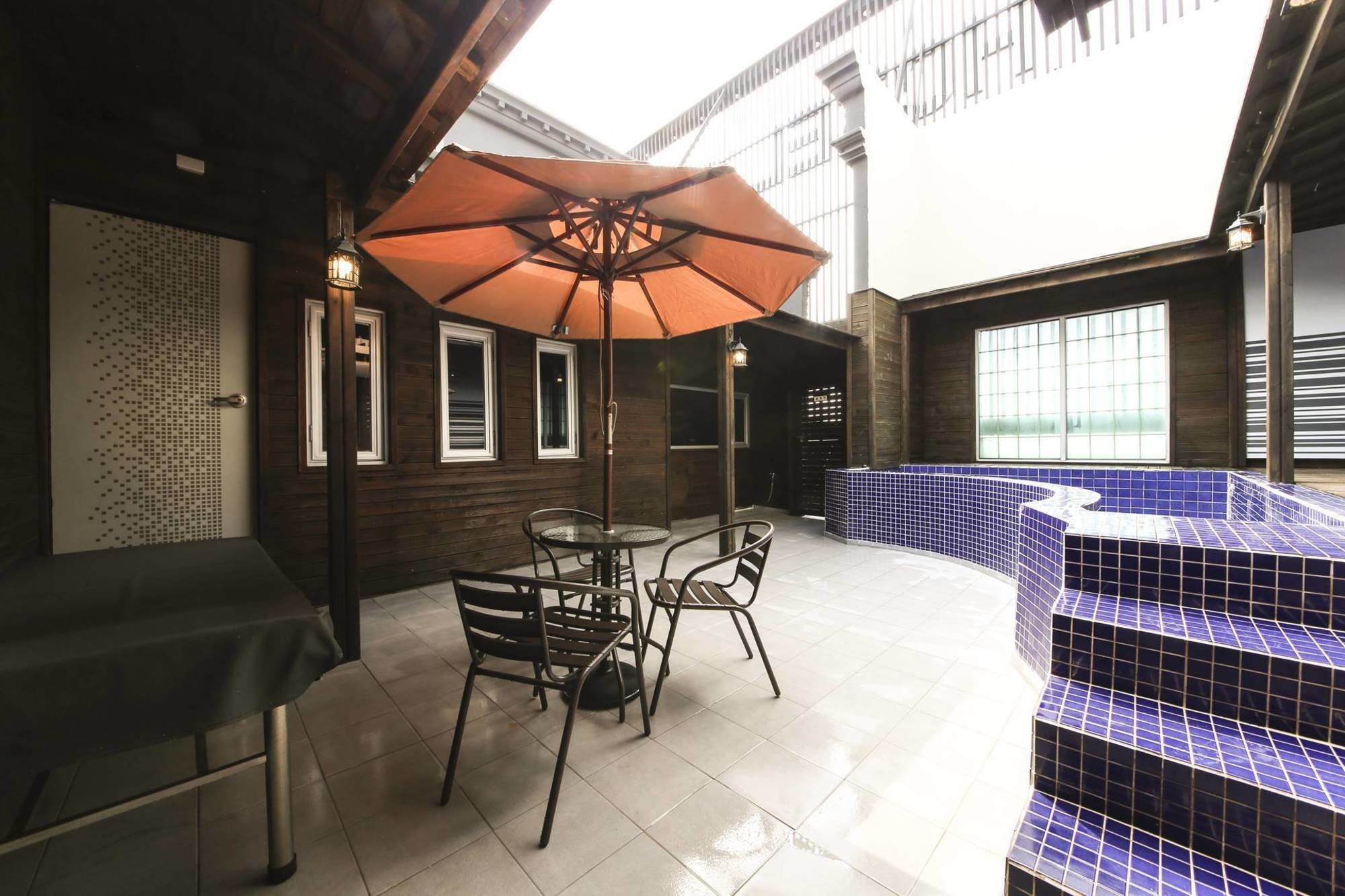Almond Hotel Gupo Station Busan Exterior photo