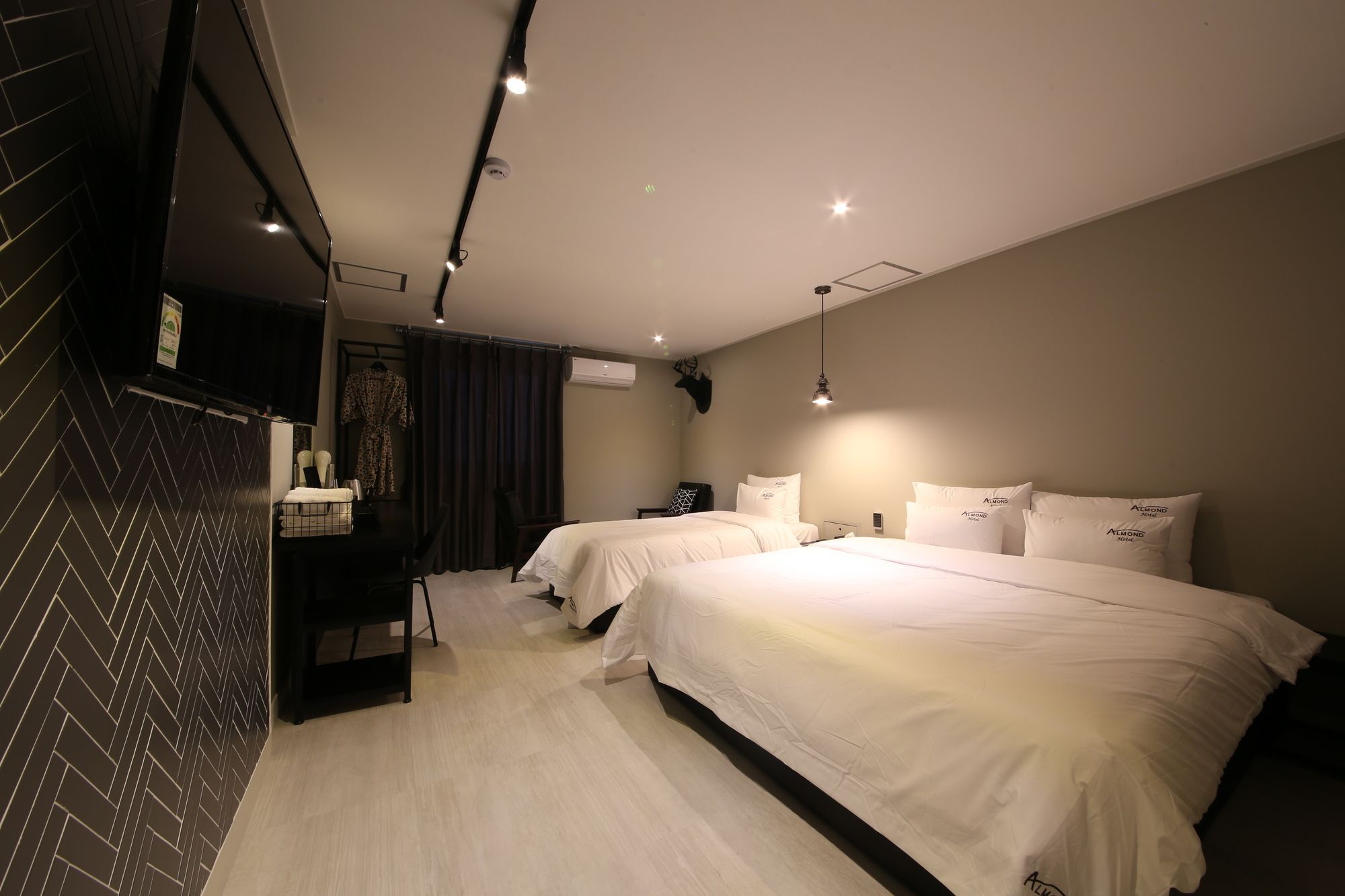 Almond Hotel Gupo Station Busan Exterior photo
