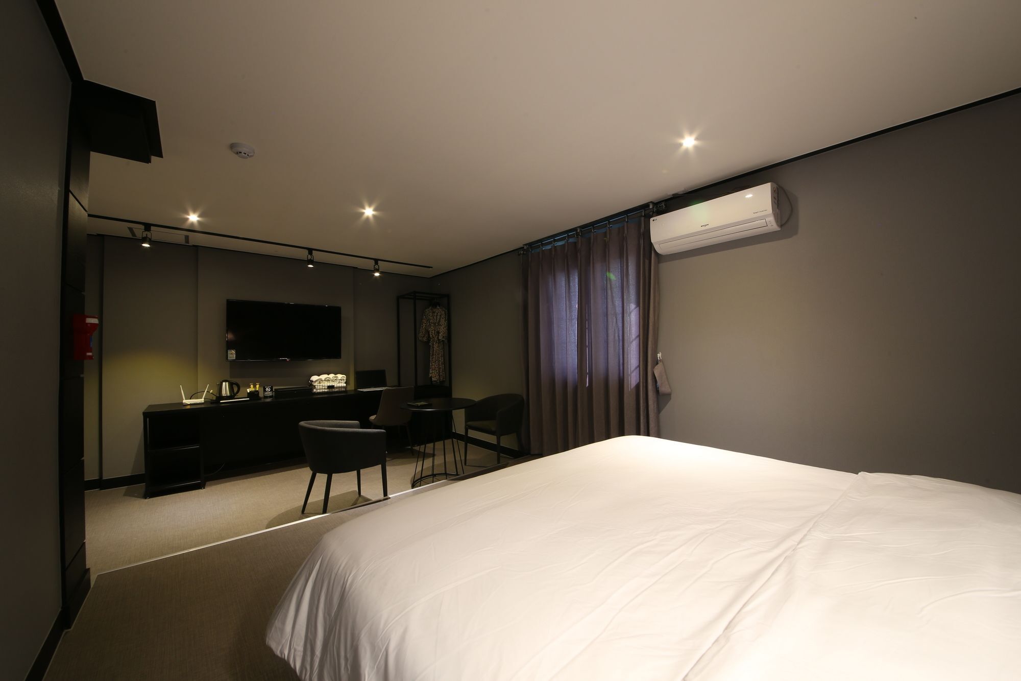 Almond Hotel Gupo Station Busan Exterior photo